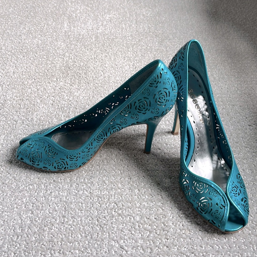 BCBG Turquoise Heels